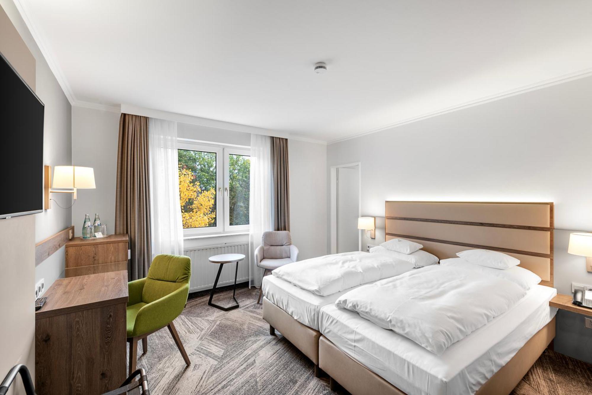 Parkhotel Am Taunus Оберурзель Экстерьер фото