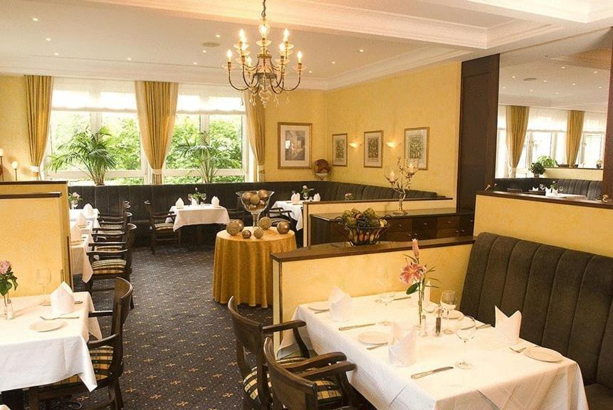 Parkhotel Am Taunus Оберурзель Экстерьер фото